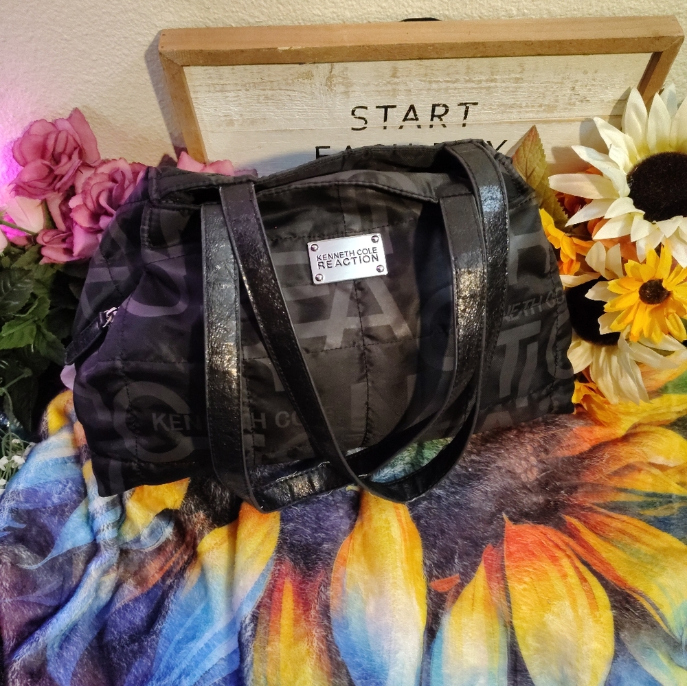 Kenneth Cole Reaction Elegant Puffer Quilted Bag